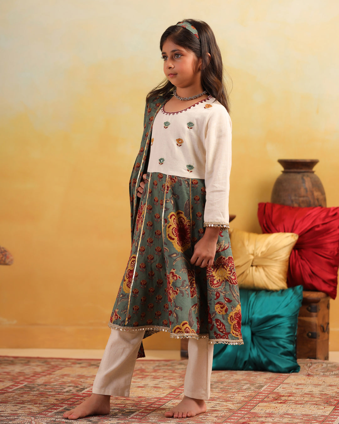Girl Dhola Maru Floral Jaal Suit Set-Green and Beige