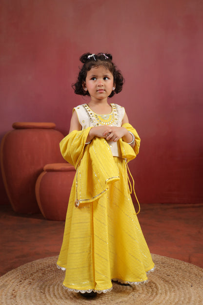 Girl Queen Embroidered Skirt Top Set - Yellow