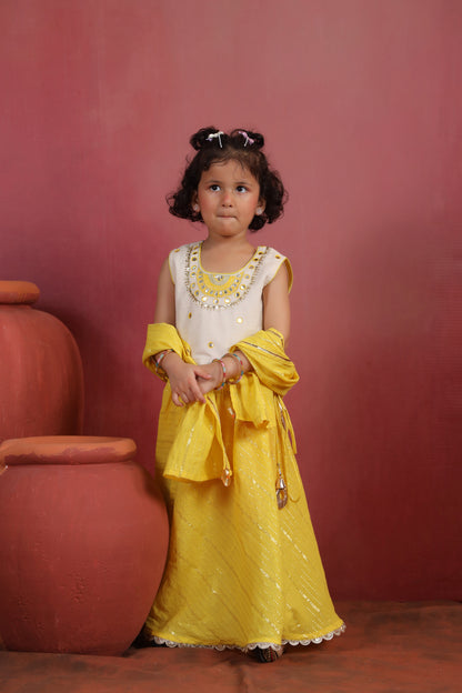 Girl Queen Embroidered Skirt Top Set - Yellow
