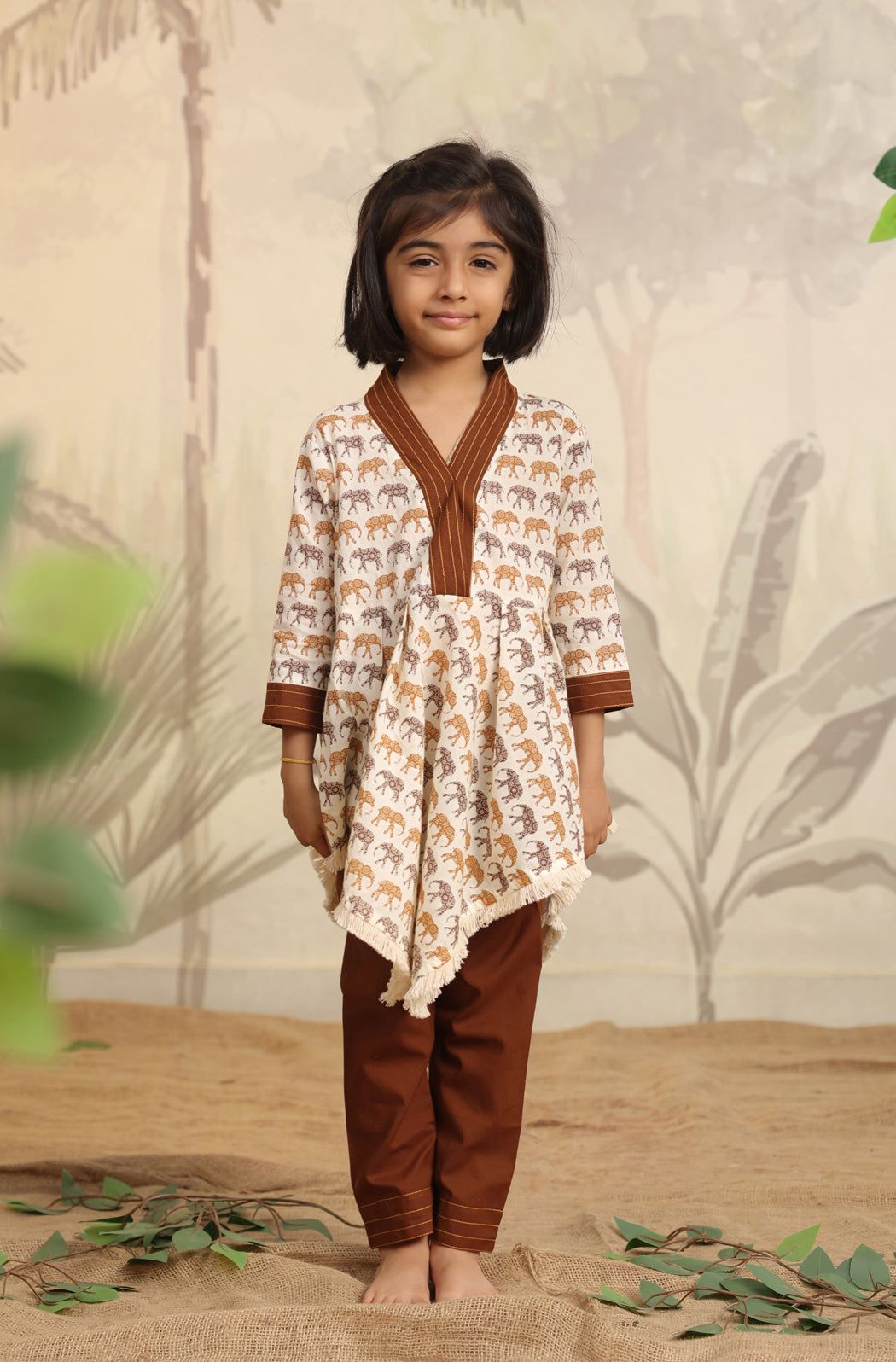 Girls Elephant print Kurta Set - Brown