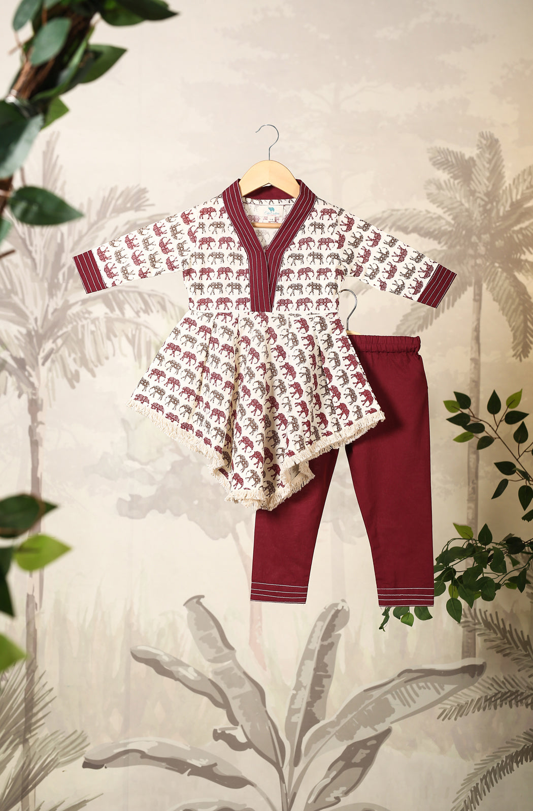 Girls Elephant print Kurta Set - Wine