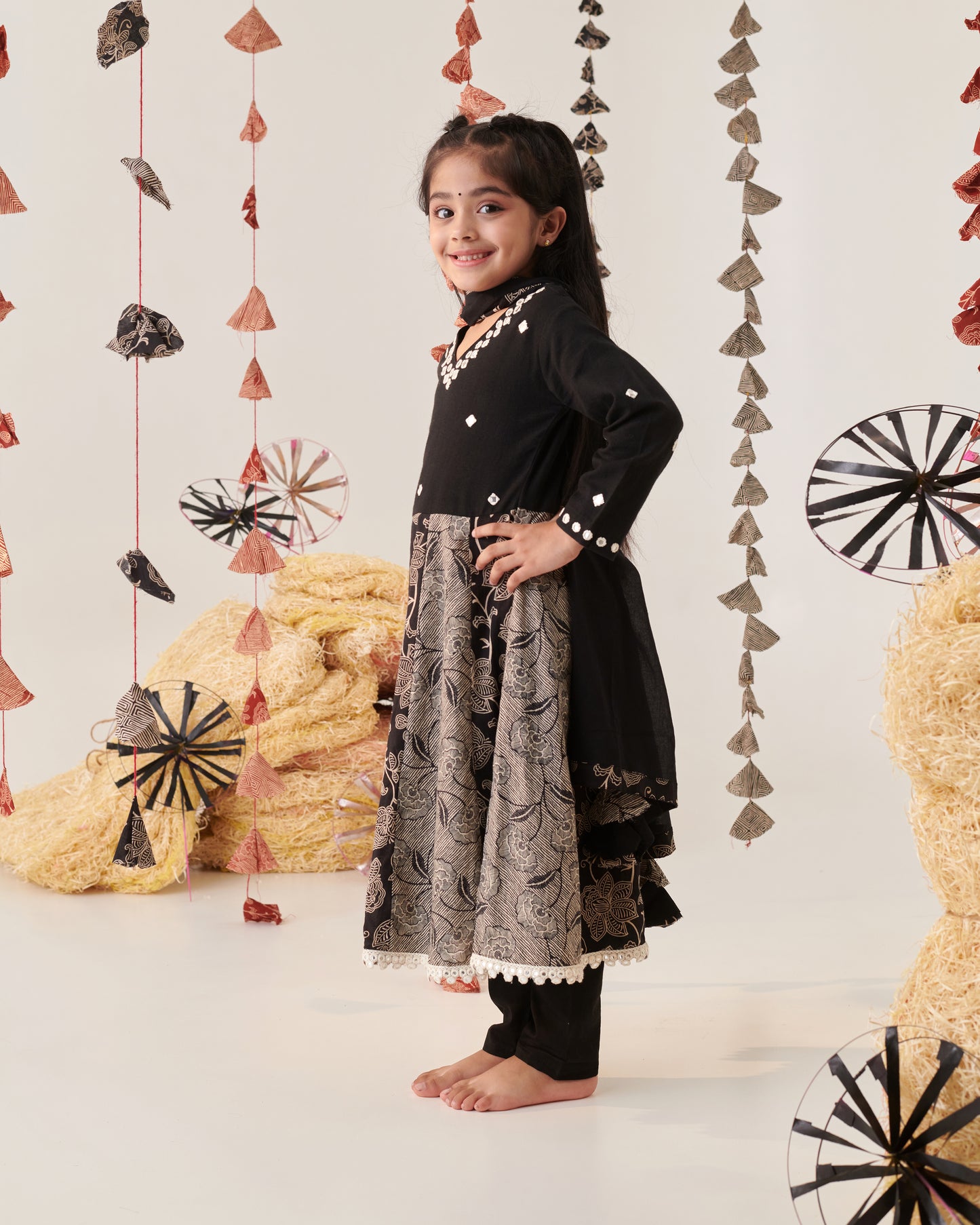 Girl Floral Jaal Suit Set - Black