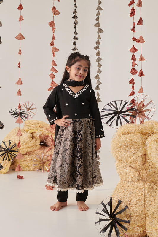 Girl Floral Jaal Suit Set - Black