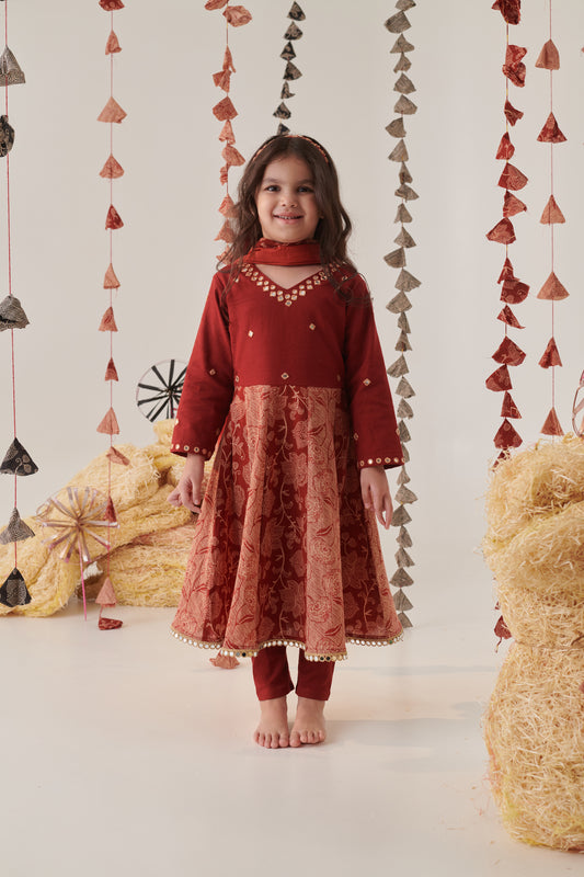 Girl Floral Jaal Suit Set - Maroon