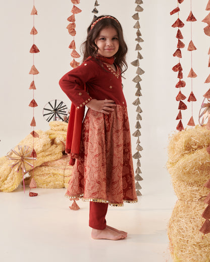 Girl Floral Jaal Suit Set - Maroon