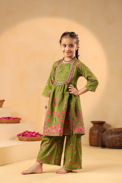 Girl Genda Phool Print Kurta Set - Mehandi green