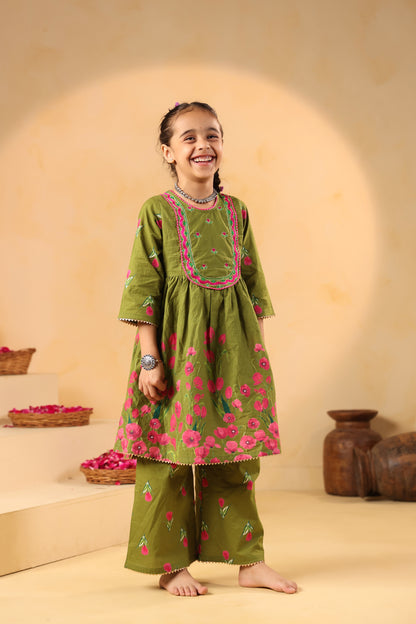 Girl Genda Phool Print Kurta Set - Mehandi green