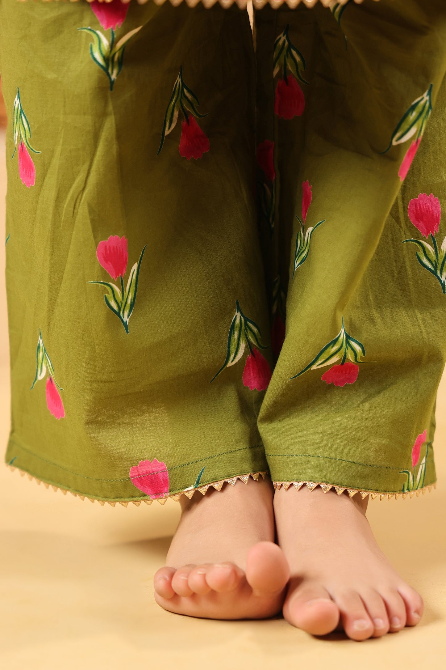 Girl Genda Phool Print Kurta Set - Mehandi green