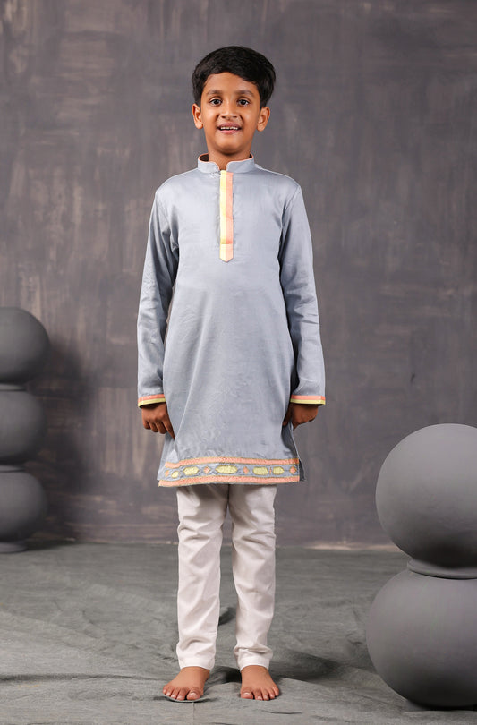 Boy Appliqued Kurta Pyjama Set-Grey