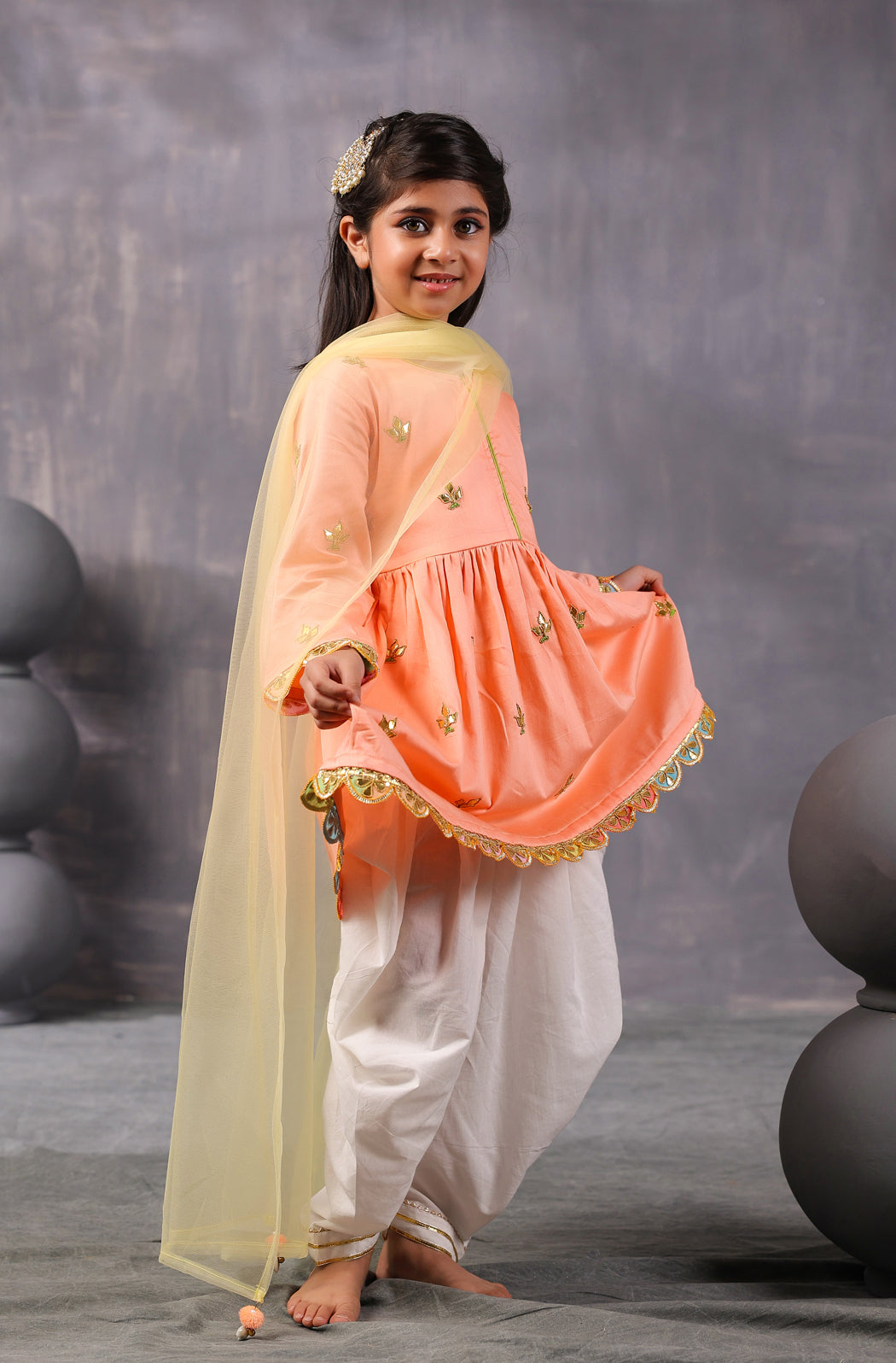 Girl Gotapatti Kurta Set- Peach