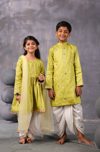 Girl Gotapatti Kurta Set- Sap Green