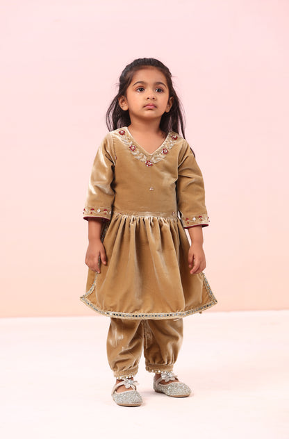 Girl Velvet Kurta And Pant Set-Beige Golden