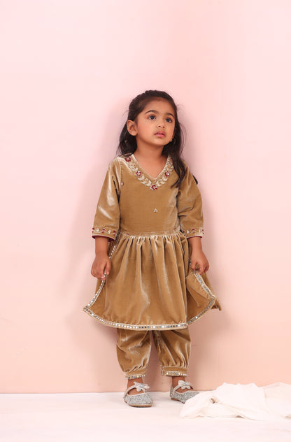 Girl Velvet Kurta And Pant Set-Beige Golden