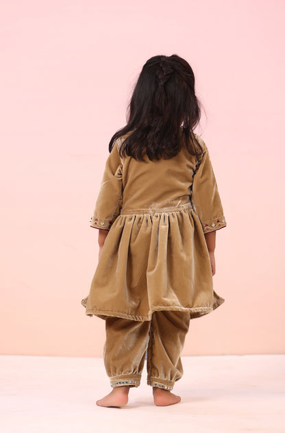 Girl Velvet Kurta And Pant Set-Beige Golden