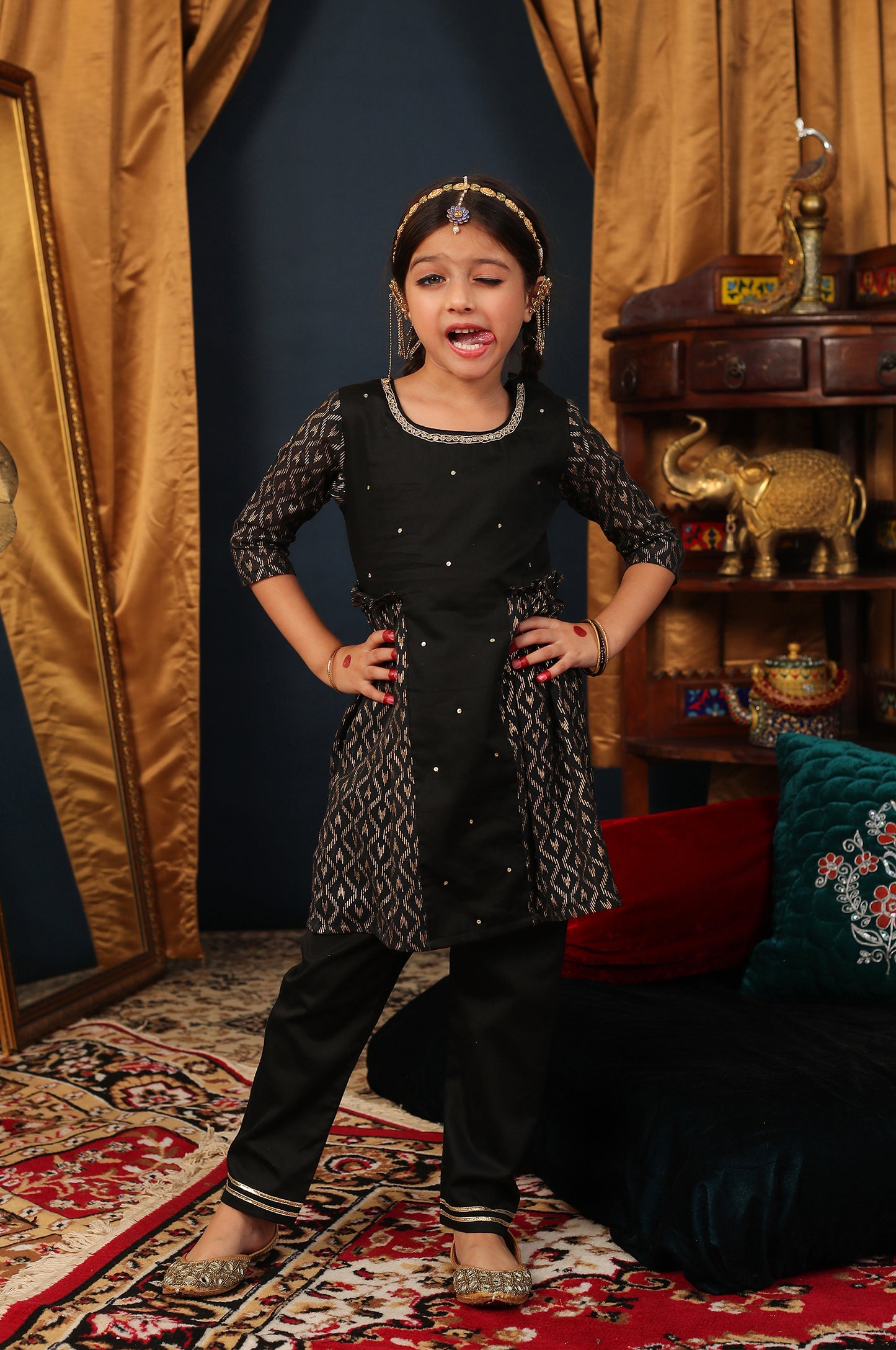 Girls Kurta And Pant Set-Black