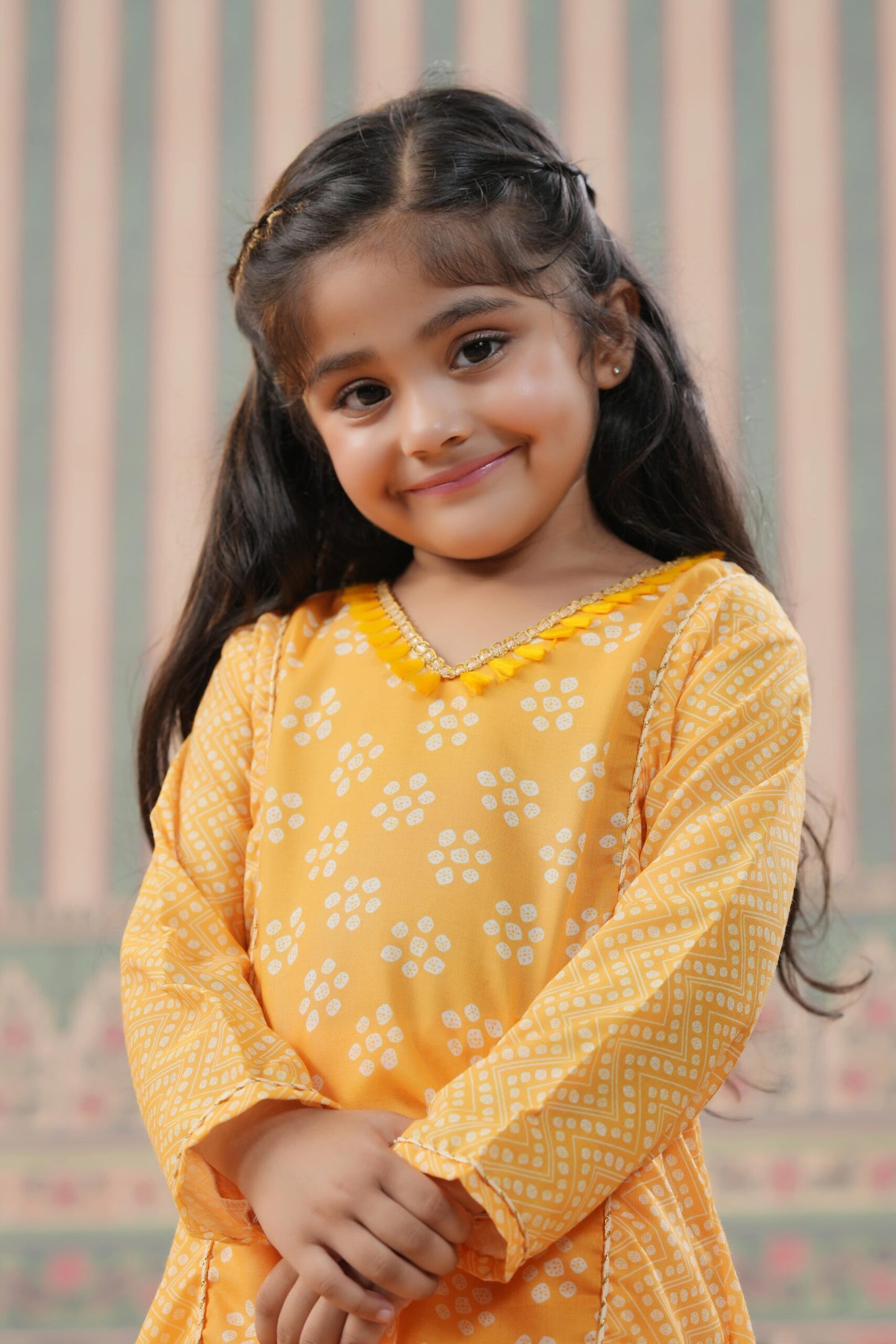 Girls Bhandej Print Kurta Set-Yellow