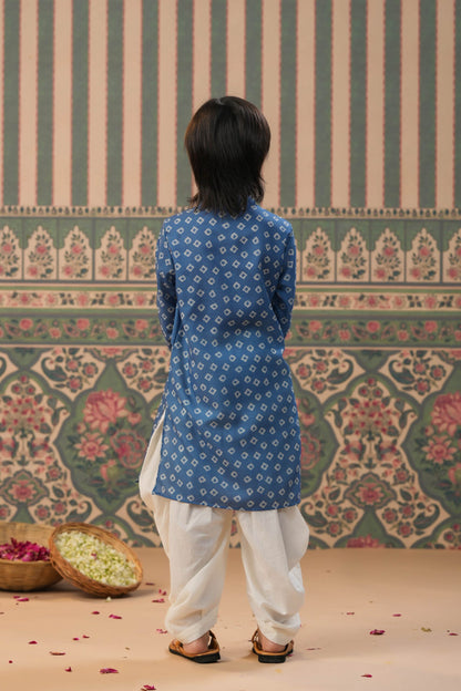 Boy Bandhani Kurta With Balloon Pant Set - Blue