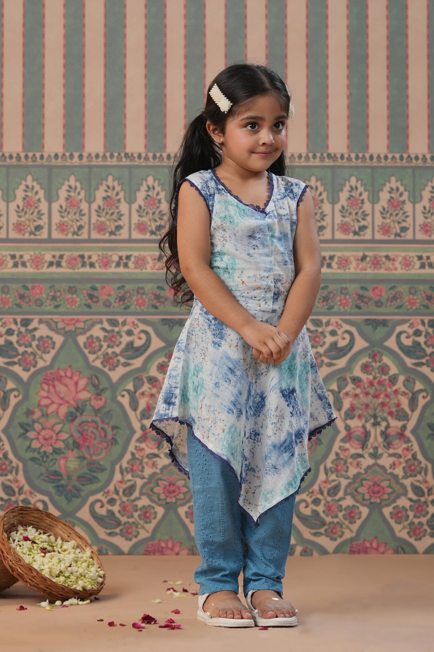 Girl Muslin Print Kurta Set-Blue