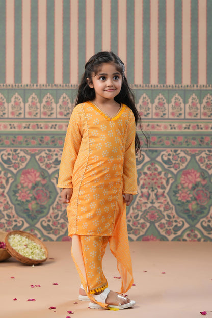 Girls Bhandej Print Kurta Set-Yellow